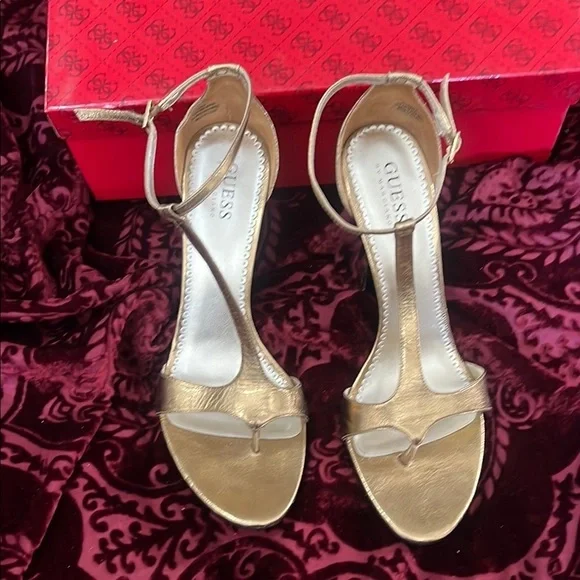 GUESS Gold Women's T-Strap Heels Vintage Y2K 8.5M - Picture 2 of 8